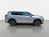 Used 2024 Mitsubishi Outlander SE image 4