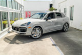 Used 2022 Porsche Cayenne Turbo image 2