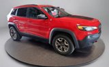 Used 2019 Jeep Cherokee Trailhawk image 2
