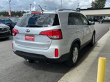 Used 2015 Kia Sorento LX image 4