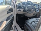 Used 2023 Chrysler Pacifica Touring-L image 5