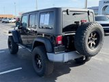 Used 2017 Jeep Wrangler Unlimited Rubicon image 5