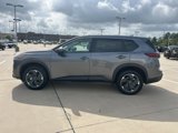 Used 2024 Nissan Rogue SV image 4
