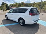 Used 2022 Chrysler Pacifica Touring-L image 3