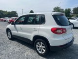 Used 2010 Volkswagen Tiguan SE image 3