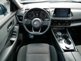 Used 2021 Nissan Rogue SV image 2