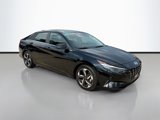 Used 2022 Hyundai Elantra SEL w/ Convenience + Premium Package image 2