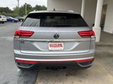 Used 2020 Volkswagen Atlas Cross Sport SE w/ Panoramic Sunroof Package image 4