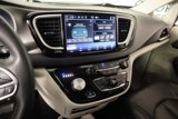 Used 2022 Chrysler Pacifica Touring-L image 5
