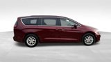 Used 2021 Chrysler Pacifica Touring-L image 5