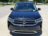 Certified 2022 Volkswagen Taos SE w/ Panoramic Sunroof Package image 3