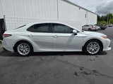 Certified 2018 Toyota Camry XLE image 3