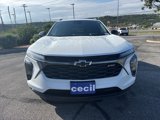 New 2025 Chevrolet Trax RS w/ Sunroof Package image 2