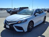 Used 2023 Toyota Camry SE image 3