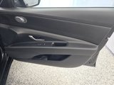 Used 2022 Hyundai Elantra SE image 6