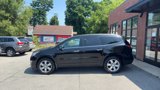 Used 2017 Chevrolet Traverse LT w/ Style and Technology Package image 3