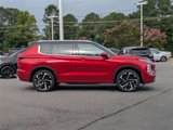 Used 2023 Mitsubishi Outlander SE image 2