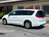 Used 2023 Chrysler Pacifica Touring-L image 5