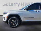 New 2025 Jeep Grand Cherokee Altitude image 3