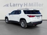Used 2023 Chevrolet Traverse LT image 3