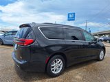 Used 2022 Chrysler Pacifica Touring-L image 5