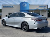 Used 2023 Toyota Camry SE image 3