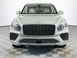 New 2025 Bentley Bentayga image 2