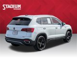 Used 2023 Volkswagen Taos SE image 3