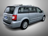 Used 2014 Chrysler Town & Country Touring-L image 5