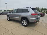 Used 2021 Jeep Grand Cherokee Laredo image 4