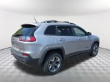 Used 2019 Jeep Cherokee Trailhawk image 3