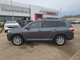 Used 2011 Toyota Highlander SE image 2