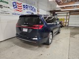 New 2025 Chrysler Pacifica Select image 3