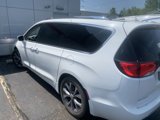 Used 2019 Chrysler Pacifica Limited w/ Tire & Wheel Group image 2