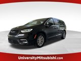 Used 2023 Chrysler Pacifica Touring-L image 1