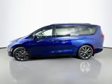 Used 2018 Chrysler Pacifica Touring-L w/ Premium Audio Group image 4