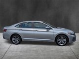 Used 2024 Volkswagen Jetta SE image 3