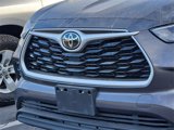 Used 2021 Toyota Highlander XLE image 2