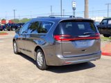 Used 2022 Chrysler Pacifica Touring-L image 5