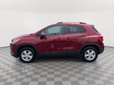 Used 2022 Chevrolet Trax LT w/ LT Convenience Package image 4