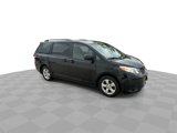 Used 2012 Toyota Sienna LE image 2