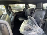New 2025 Chrysler Pacifica Select image 2