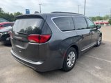 Used 2017 Chrysler Pacifica Touring-L image 3