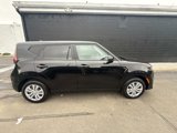 Used 2025 Kia Soul LX image 3