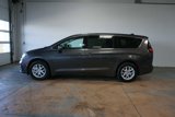 Used 2023 Chrysler Pacifica Touring-L image 3