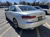 Used 2021 Volkswagen Passat 2.0T SE image 5