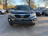 Used 2013 Kia Sorento LX w/ Convenience Pkg image 2
