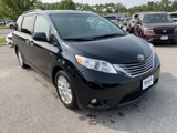 Used 2017 Toyota Sienna XLE image 3