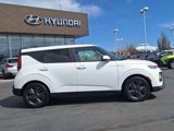 Used 2022 Kia Soul EX image 2