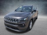 Used 2024 Jeep Compass Latitude image 3
